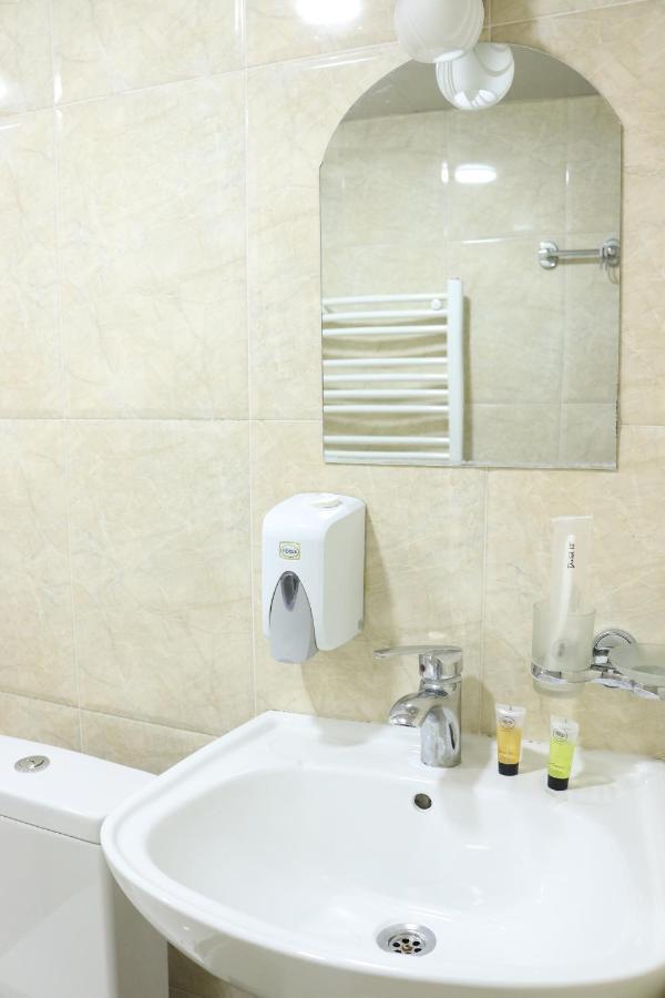 Aivani 8 Tbilisi ภายนอก รูปภาพ